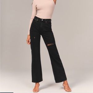 Abercrombie & Fitch The 90’s high rise relaxed fit jean size 27 or 4